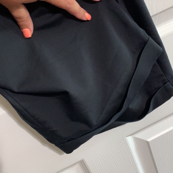 Size 28 Lane Bryant black dress pants that are to the ankle - Picture 3 of 4